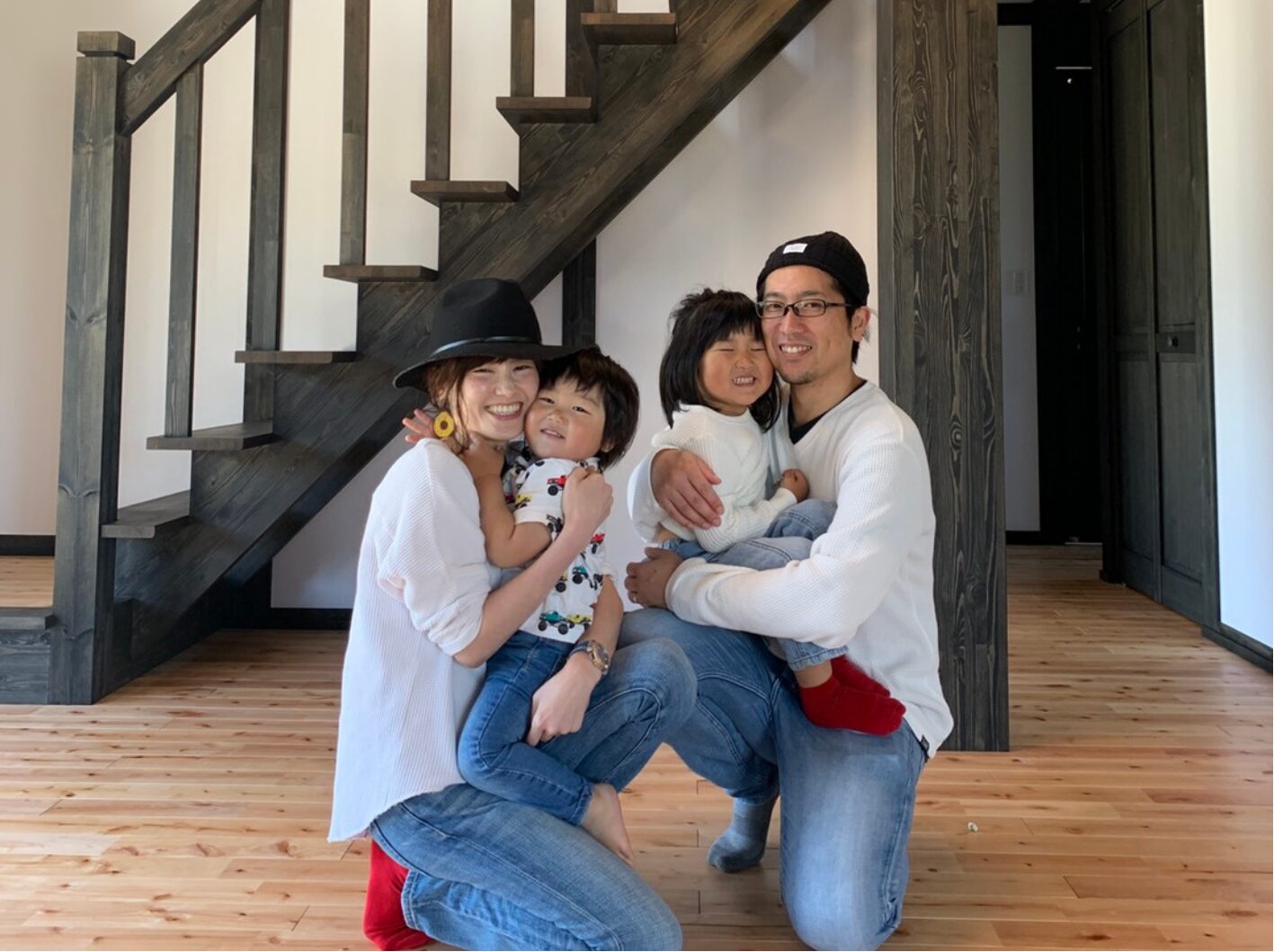 幸田町の黒い真壁と吹き抜けが映える和モダンの家